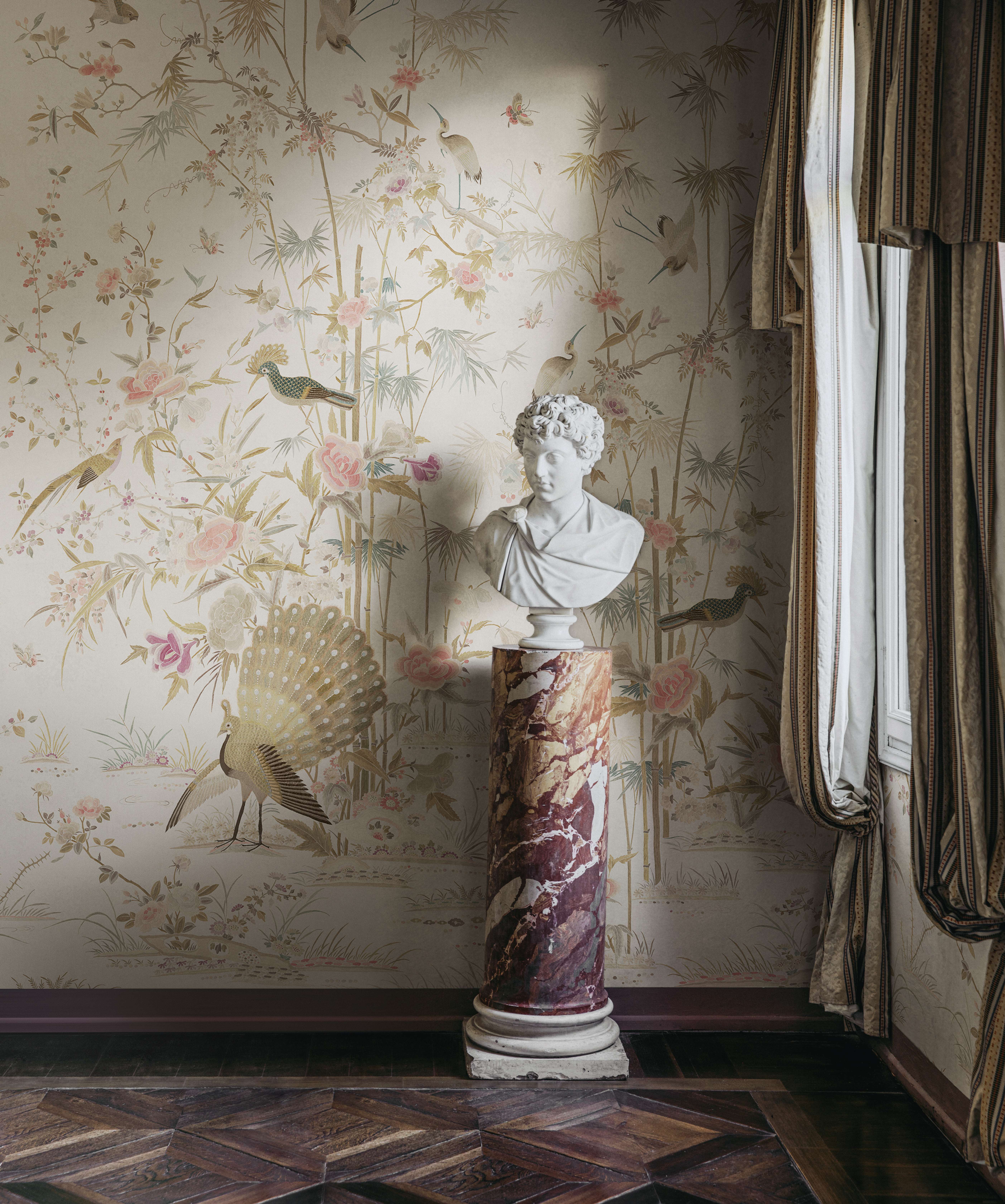 S10415_Chinoiserie-Garden_Eggshell_Sandberg-Wallpaper_interior3.jpg